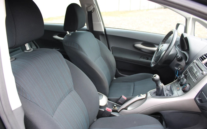 Toyota Auris cena 18900 przebieg: 186000, rok produkcji 2008 z Rypin małe 466